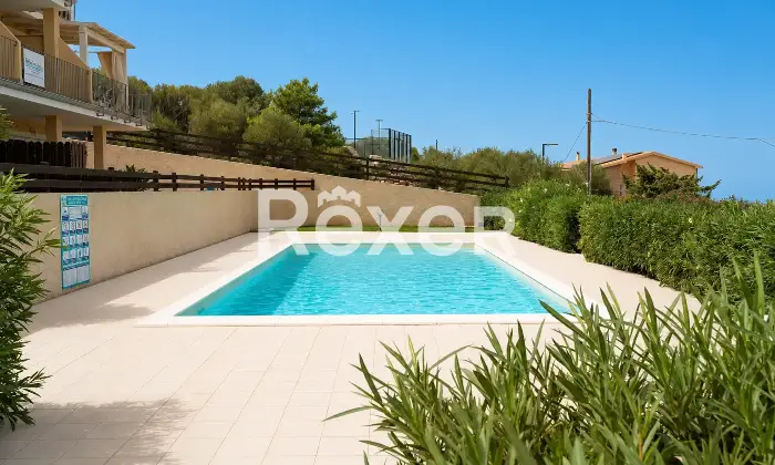 Rexer-Paduledda-Appartamento-panoramico-con-terrazzo-e-piscina-condominiale-Altro