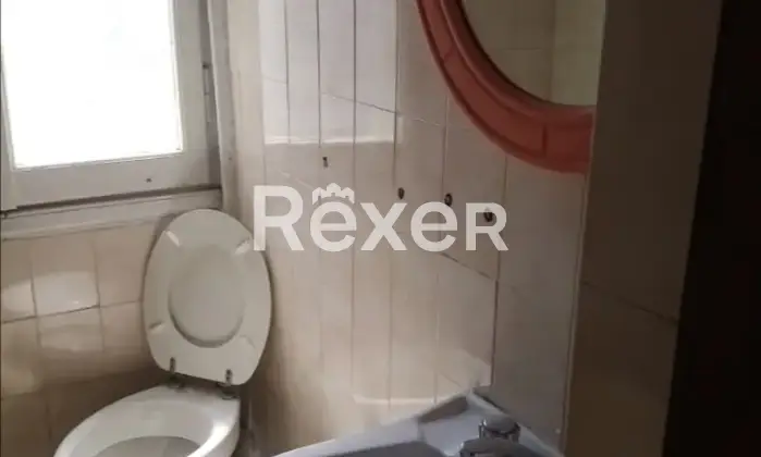 Rexer-Genova-Alloggio-salita-pino-sottano-adiacenze-via-geirato-genova-Bagno