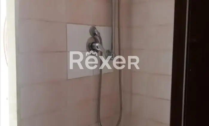 Rexer-Genova-Alloggio-salita-pino-sottano-adiacenze-via-geirato-genova-Bagno