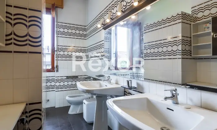 Rexer-Vaprio-dAdda-Villa-unifamiliare-con-giardino-privato-Bagno