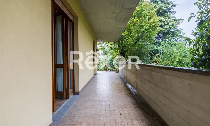 Rexer-Vaprio-dAdda-Villa-unifamiliare-con-giardino-privato-Balcone