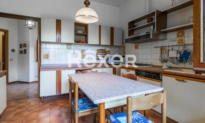 Rexer-Vaprio-dAdda-Villa-unifamiliare-con-giardino-privato-Cucina