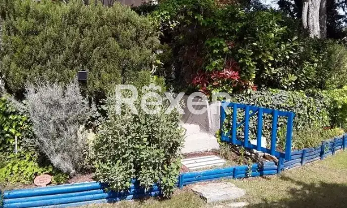 Rexer-Perugia-Vendesi-villa-bifamiliare-con-piscina-e-vista-panoramica-su-Perugia-Altro