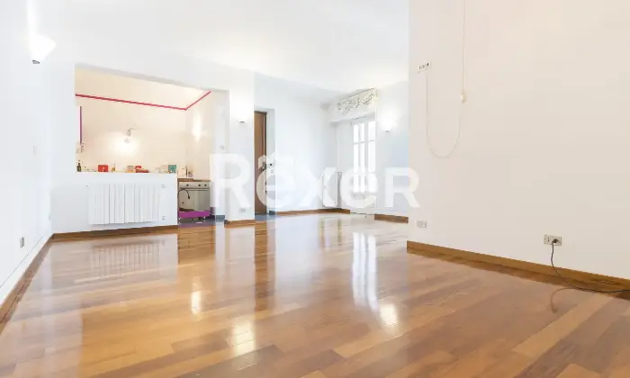Rexer-Torino-Trilocale-in-ottimo-stato-Salone