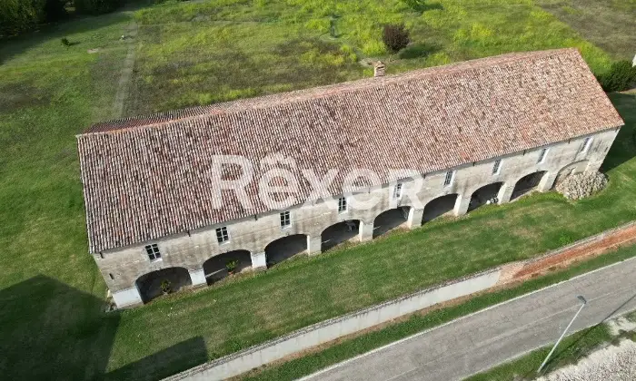 Rexer-Frassinelle-Polesine-Corte-storica-Ca-Pesaro-del-con-ampi-terreni-e-grandi-potenzialit-a-Frassinelle-Polesine-Altro