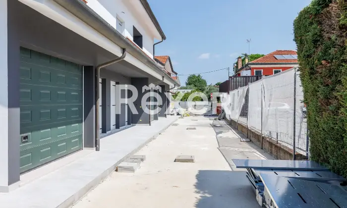 Rexer-Legnaro-Porzione-di-testa-di-trifamiliare-in-costruzione-Altro