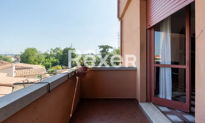 Rexer-Livorno-Appartamento-con-cantina-Terrazzo