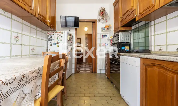 Rexer-Livorno-Appartamento-con-cantina-Cucina