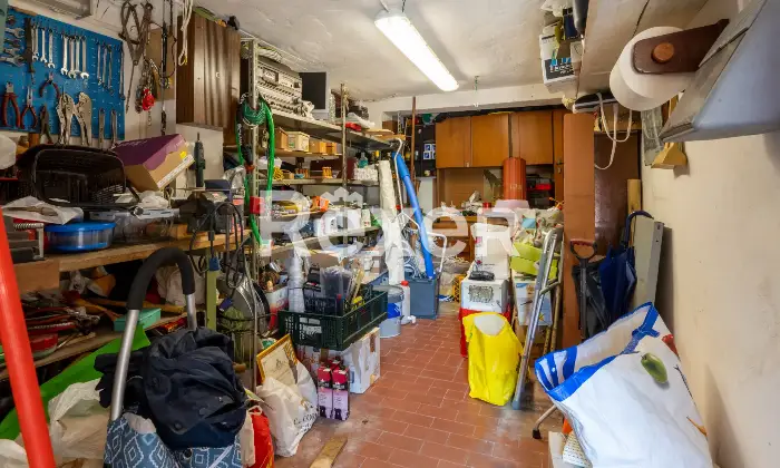 Rexer-Livorno-Appartamento-con-cantina-Cantina