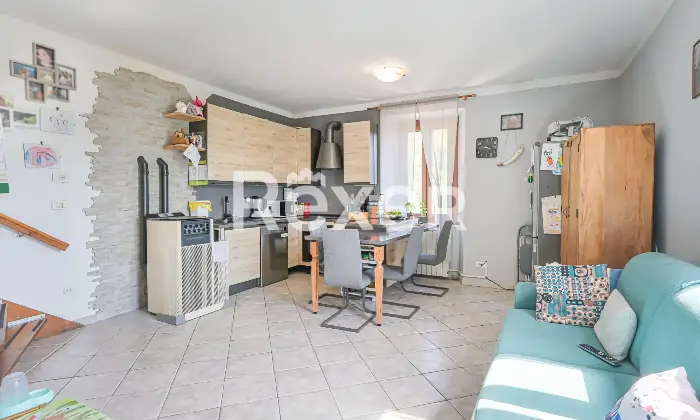Rexer-Filattiera-Casa-con-giardino-e-garage-Cucina