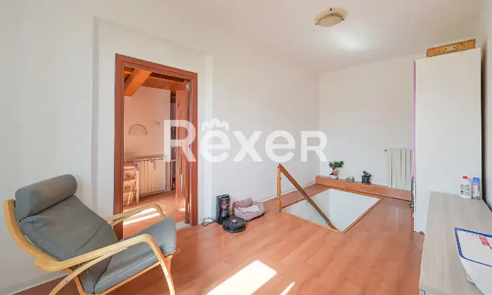 Rexer-Filattiera-Casa-con-giardino-e-garage-Disimpegno
