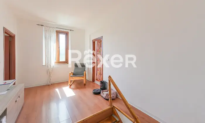 Rexer-Filattiera-Casa-con-giardino-e-garage-Disimpegno