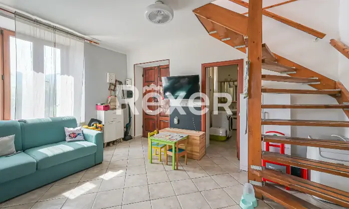 Rexer-Filattiera-Casa-con-giardino-e-garage-Sala