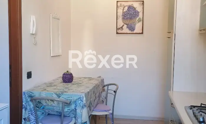 Rexer-Como-Bilocale-in-corte-appena-fuori-la-citt-murata-Soggiorno