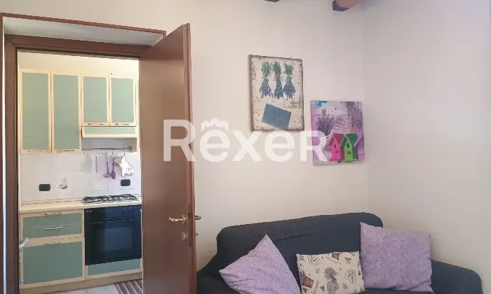 Rexer-Como-Bilocale-in-corte-appena-fuori-la-citt-murata-Soggiorno