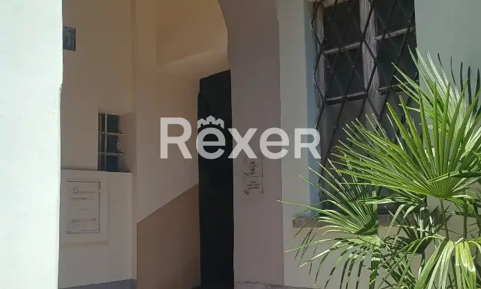 Rexer-Como-Bilocale-in-corte-appena-fuori-la-citt-murata-Zonecomuni