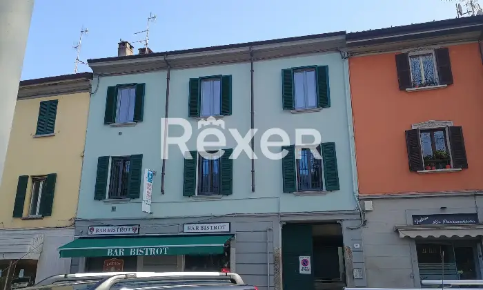 Rexer-Como-Bilocale-in-corte-appena-fuori-la-citt-murata-Zonecomuni