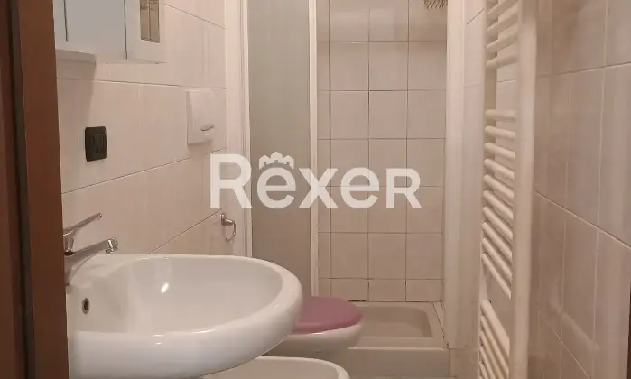 Rexer-Como-Bilocale-in-corte-appena-fuori-la-citt-murata-Bagno