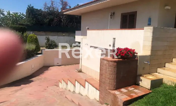 Rexer-Ragusa-Villa-Unifamiliare-Ristrutturata-con-Ampi-Spazi-Esterni-Marina-di-Ragusa-Altro