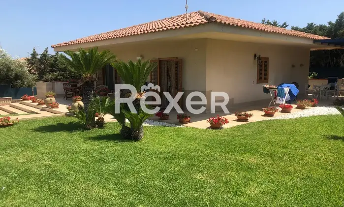 Rexer-Ragusa-Villa-Unifamiliare-Ristrutturata-con-Ampi-Spazi-Esterni-Marina-di-Ragusa-Altro