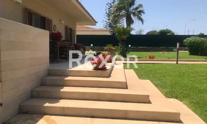 Rexer-Ragusa-Villa-Unifamiliare-Ristrutturata-con-Ampi-Spazi-Esterni-Marina-di-Ragusa-Altro