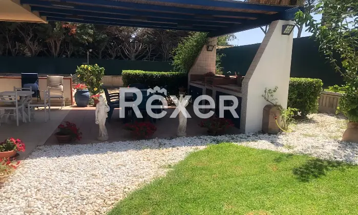 Rexer-Ragusa-Villa-Unifamiliare-Ristrutturata-con-Ampi-Spazi-Esterni-Marina-di-Ragusa-Altro