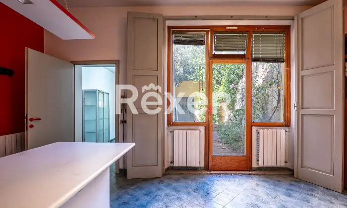 Rexer-Firenze-San-Frediano-pressi-piazza-del-Carmine-locale-commerciale-C-Altro