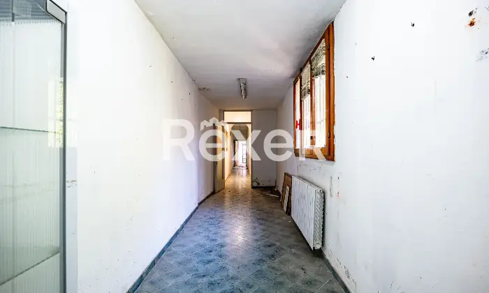 Rexer-Firenze-San-Frediano-pressi-piazza-del-Carmine-locale-commerciale-C-Altro