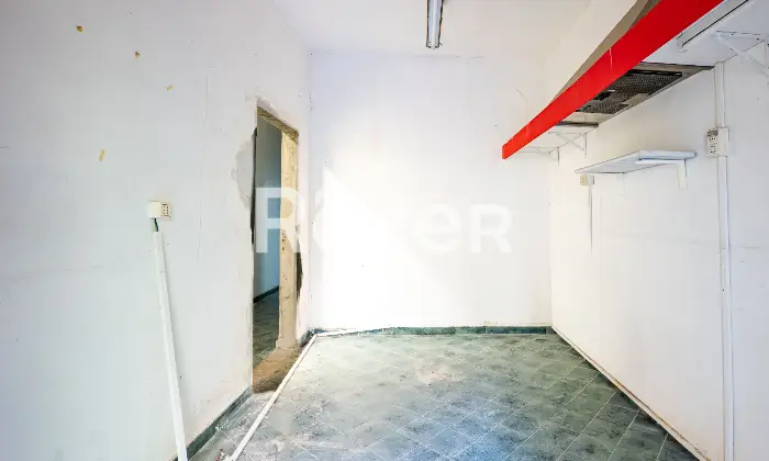 Rexer-Firenze-San-Frediano-pressi-piazza-del-Carmine-locale-commerciale-C-Altro