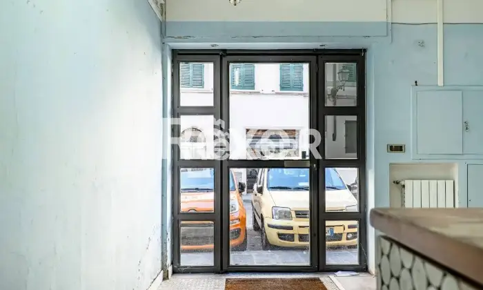 Rexer-Firenze-San-Frediano-pressi-piazza-del-Carmine-locale-commerciale-C-Altro