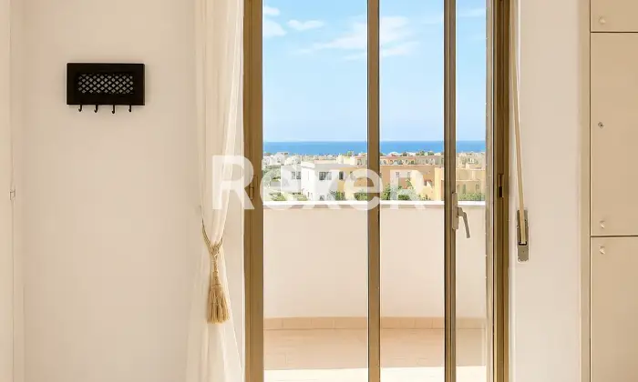Rexer-Lampedusa-Bilocale-in-centro-con-vista-panoramica-Camera-da-letto