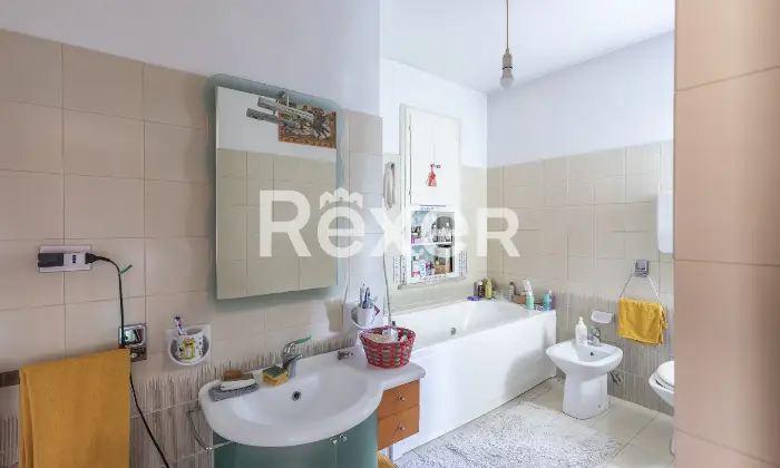 Rexer-Pesaro-Appartamento-con-terrazza-panoramica-e-posto-auto-Altro
