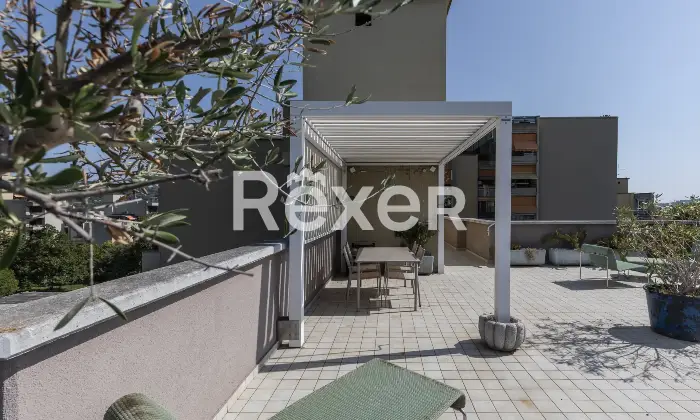 Rexer-Pesaro-Appartamento-con-terrazza-panoramica-e-posto-auto-Altro