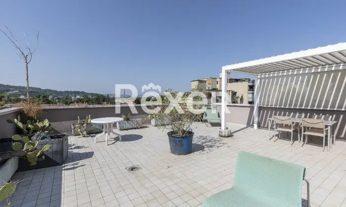 Rexer-Pesaro-Appartamento-con-terrazza-panoramica-e-posto-auto-Altro