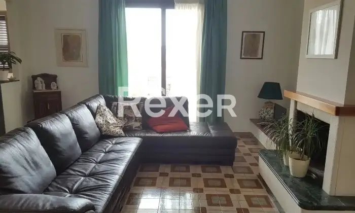 Rexer-Rosolini-Vendesi-quadrilocale-con-garage-e-terrazza-Via-D-Chiesa-Rosolini-SR-Altro