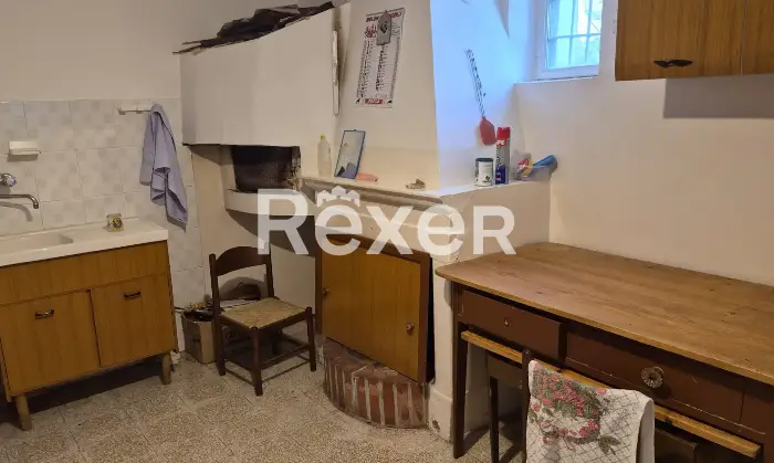 Rexer-Lucito-Vendesi-casa-indipendente-con-cantina-camino-e-legnaia-Via-Due-Porte-Lucito-CB-Altro
