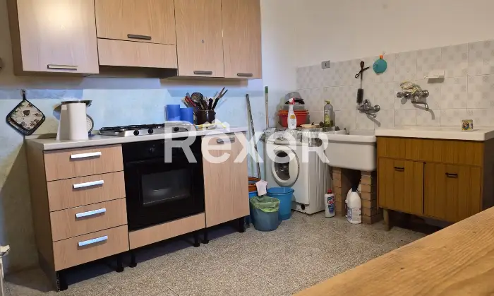 Rexer-Lucito-Vendesi-casa-indipendente-con-cantina-camino-e-legnaia-Via-Due-Porte-Lucito-CB-Altro