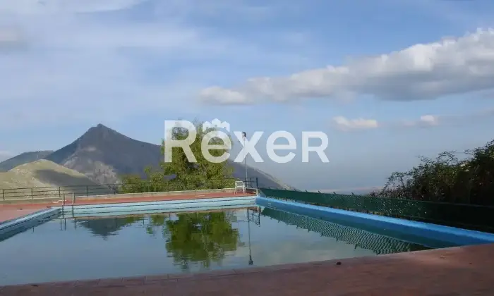 Rexer-Monreale-Villetta-a-schiera-in-vendita-a-Monreale-Ristrutturata-con-terrazzo-e-piscina-condominiale-Altro