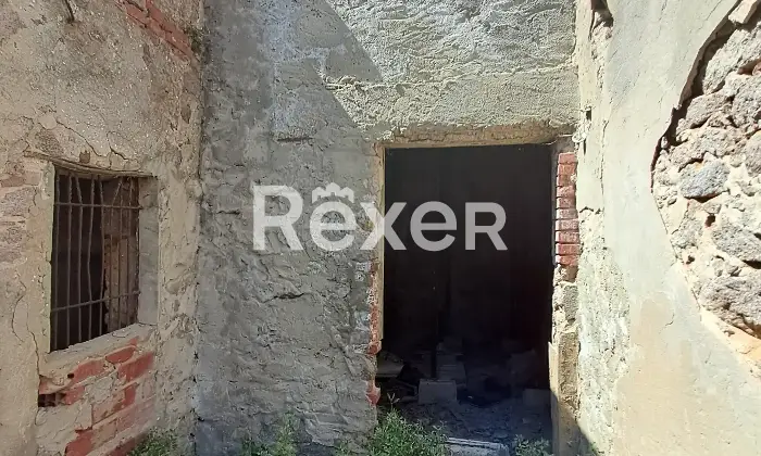 Rexer-Portoscuso-Vendesi-rustico-da-ristrutturare-nel-centro-di-Portoscuso-Piazza-Mazzini-Portoscuso-SU-Altro