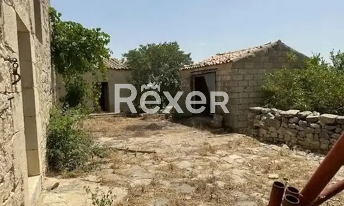 Rexer-Modica-Vendesi-casale-da-ristrutturare-con-terreno-Strada-Provinciale-Frigintini-Gianforma-Modica-RG-Altro