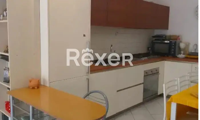 Rexer-Ragusa-Palazzina-indipendente-con-tre-appartamenti-terrazzo-panoramico-e-garage-Altro