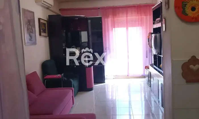 Rexer-Ragusa-Palazzina-indipendente-con-tre-appartamenti-terrazzo-panoramico-e-garage-Salone