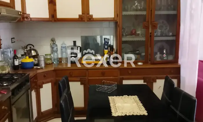 Rexer-Ragusa-Palazzina-indipendente-con-tre-appartamenti-terrazzo-panoramico-e-garage-Cucina