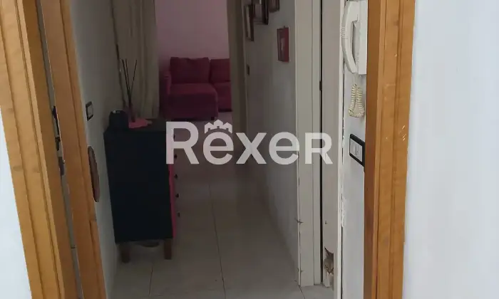 Rexer-Ragusa-Palazzina-indipendente-con-tre-appartamenti-terrazzo-panoramico-e-garage-Corridoio