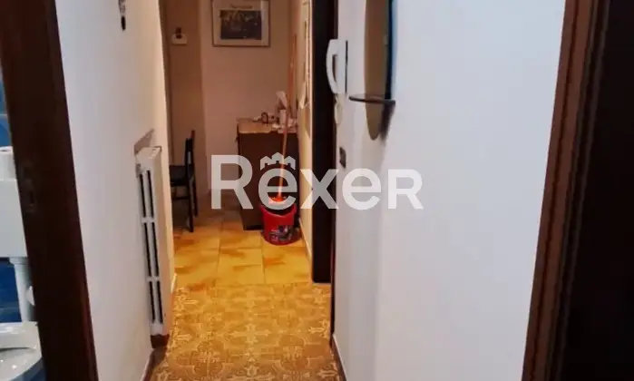 Rexer-Ragusa-Palazzina-indipendente-con-tre-appartamenti-terrazzo-panoramico-e-garage-Corridoio