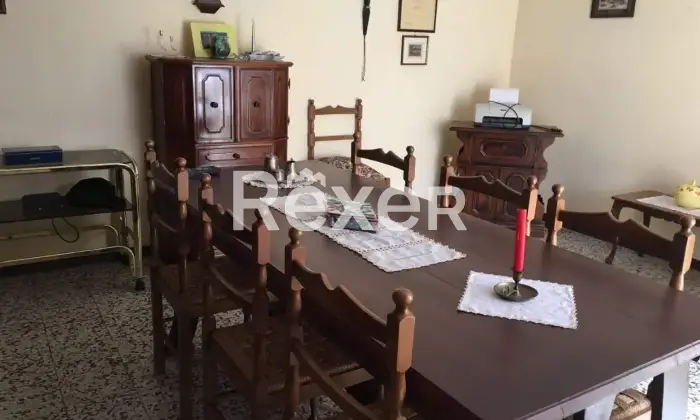 Rexer-Caprese-Michelangelo-CASA-DI-PAESE-IN-COLLINA-Salone
