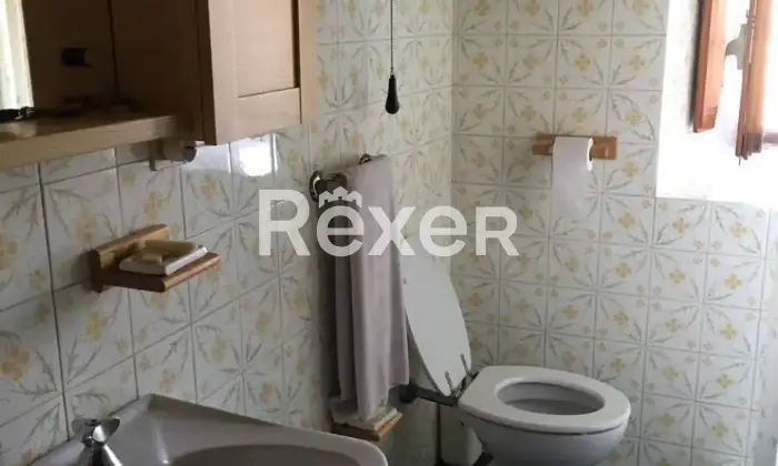 Rexer-Caprese-Michelangelo-CASA-DI-PAESE-IN-COLLINA-Bagno