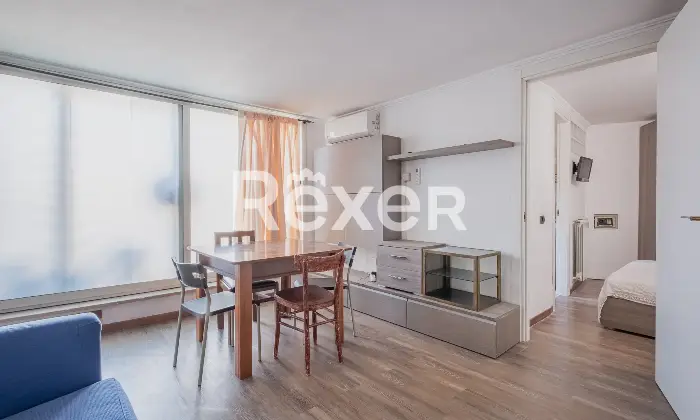 Rexer-Roma-Appartamento-in-Via-Giovanni-Maria-Caretti-Soggiorno