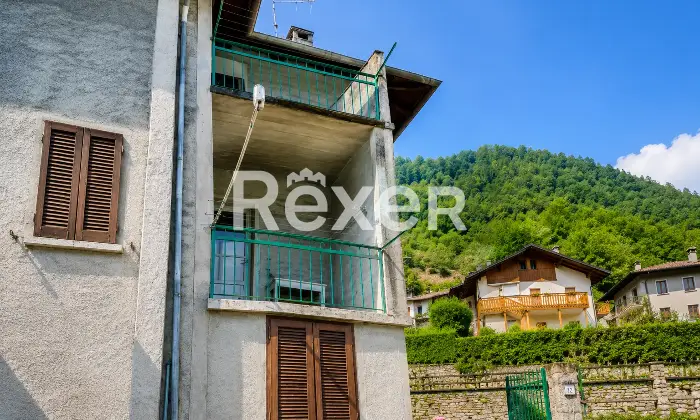 Rexer-Torre-di-Santa-Maria-Casa-su-pi-livelli-con-due-unit-abitative-e-cantina-Facciata