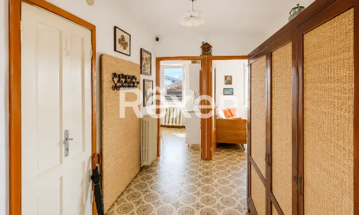 Rexer-Torre-di-Santa-Maria-Casa-su-pi-livelli-con-due-unit-abitative-e-cantina-Corridoio